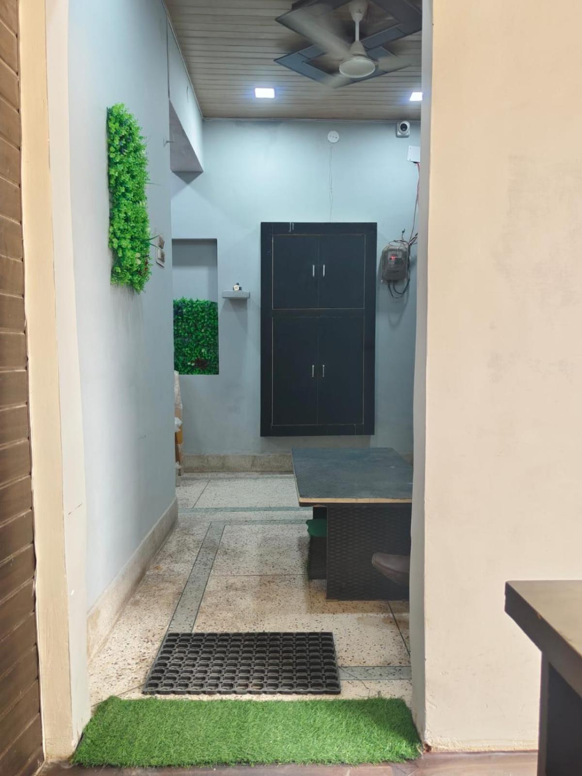 Hotel Crystal Dreams Mathura Exterior foto